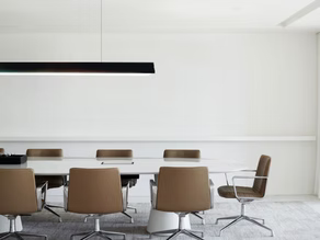 เทคนิคการเลือกโคมไฟแต่งห้องประชุมบอร์ดรูม (Board room)